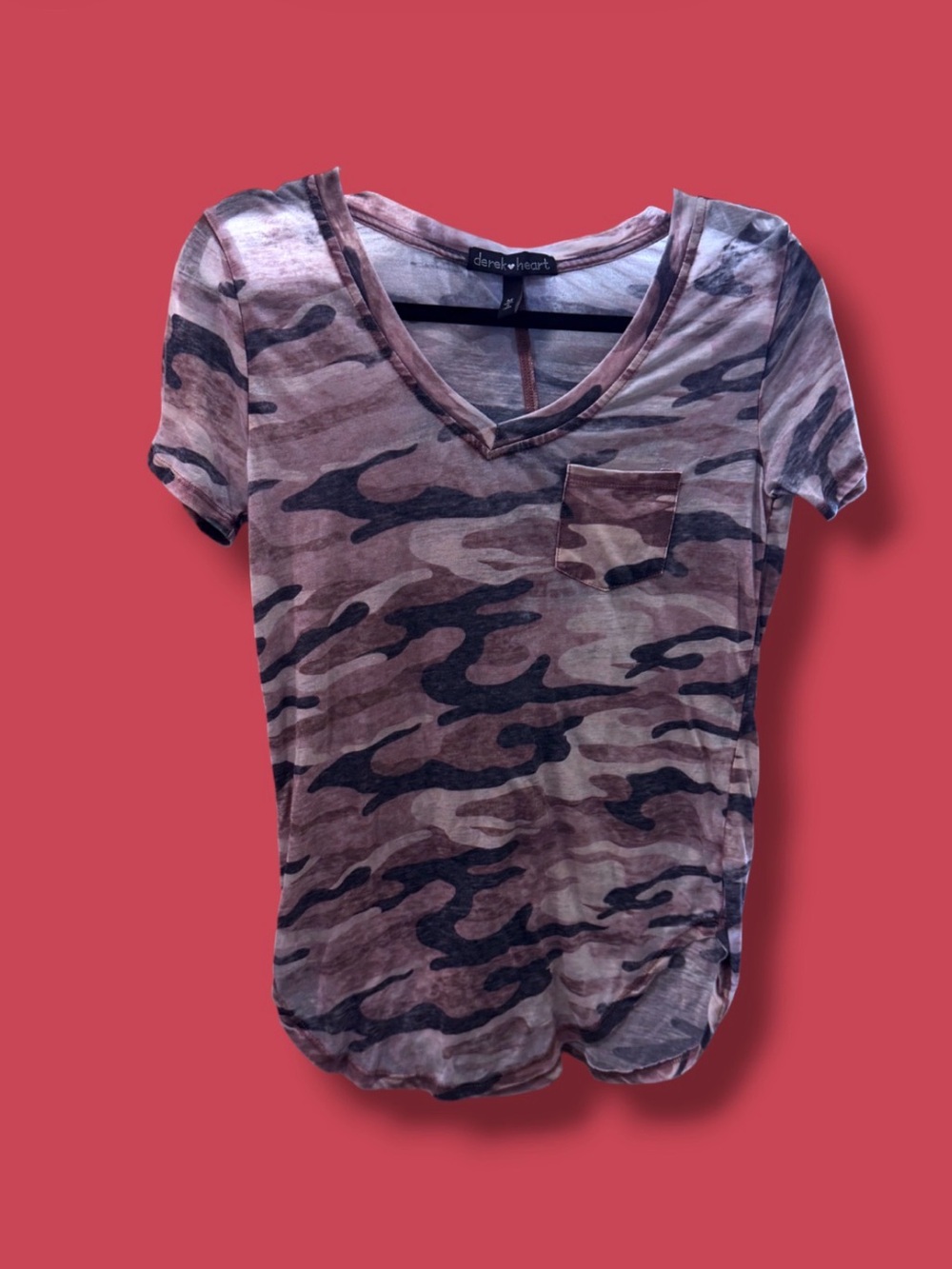 Derek Heart Pink Camo V-Neck Pocket Tee